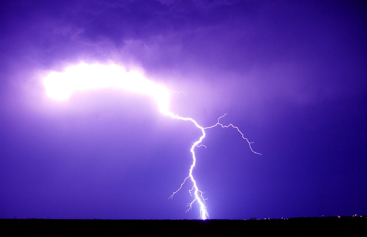 Media Name: lightning-in-midland-1540375.jpg