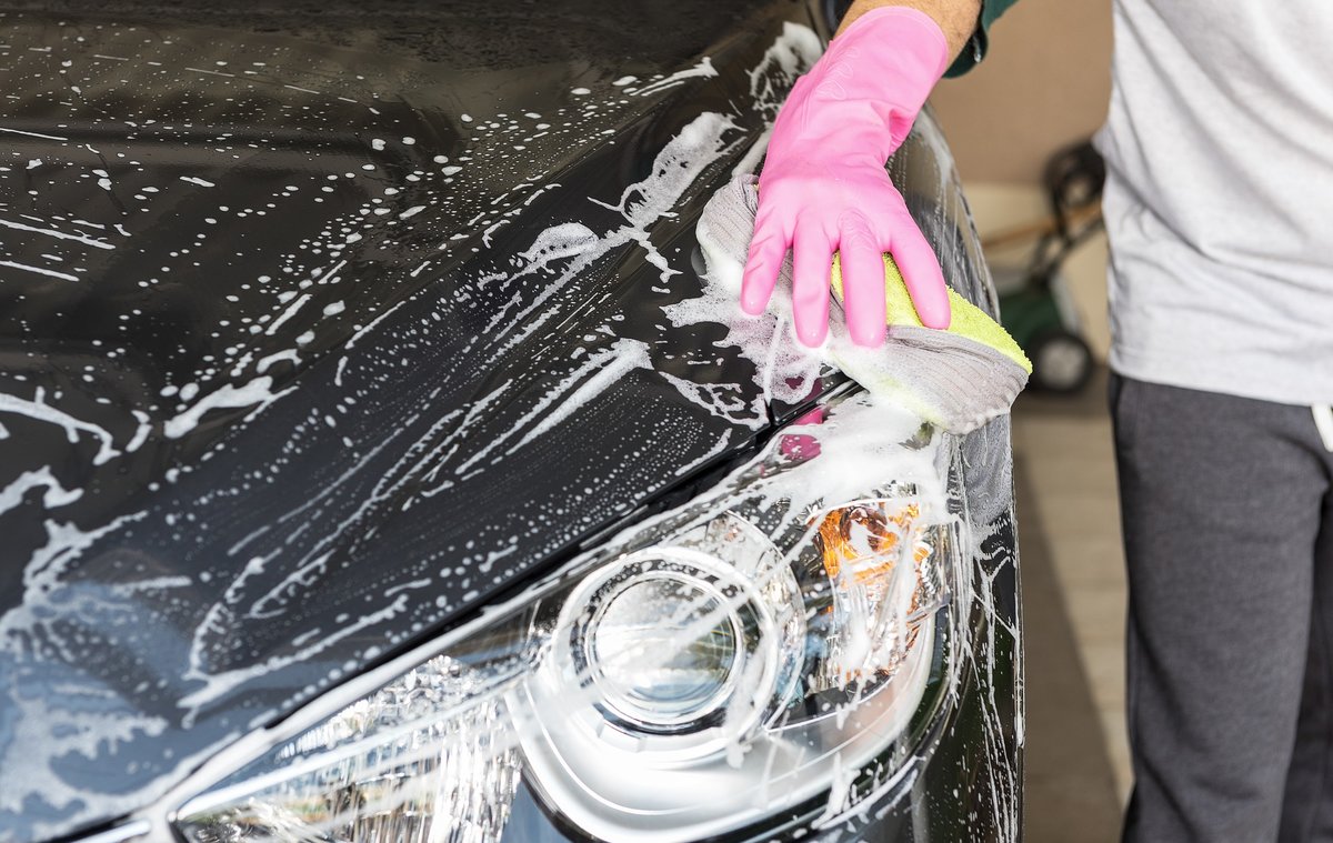 Media Name: wash-a-car-1822415_1920.jpg